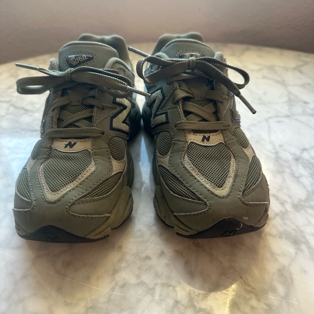 New Balance Olive Green 9060 Athletic Shoes Size 3 (35 EU) - Picture 2 of 8